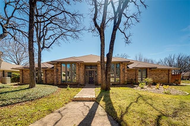 1st image of 2110 Riverforest Ct