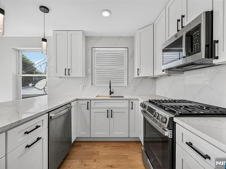 62 Hillside Ave — Photo 5