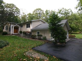 12 Dewal Dr, Norwalk, CT 06851