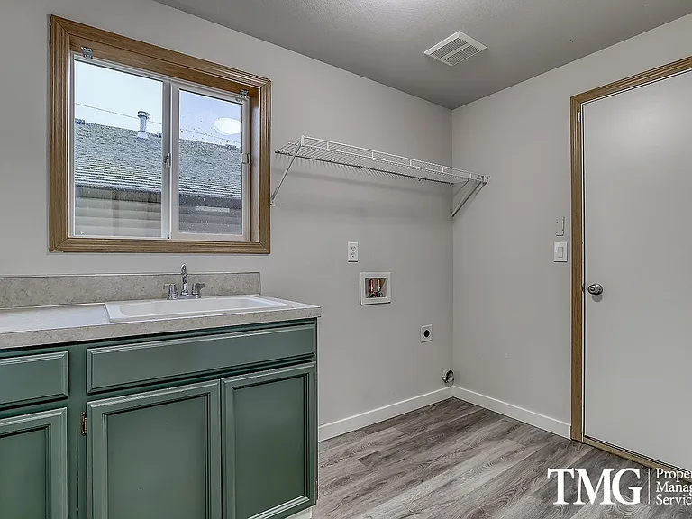 3708 NE 98th St — Photo 15