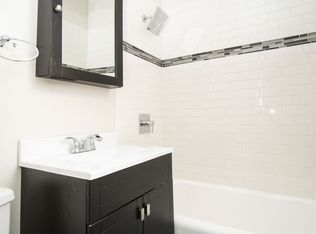 3345 N Marshfield Ave APT 202, Chicago, IL 60657