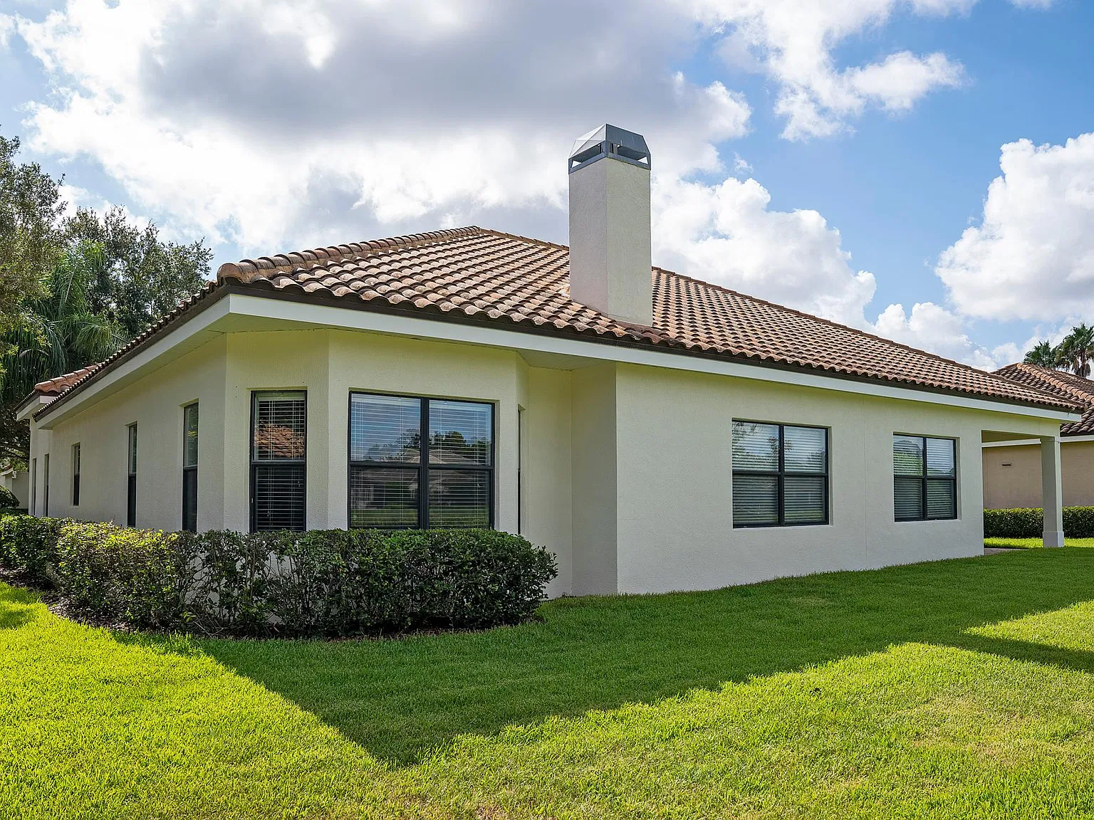 3 bed, 2.5 bath, 2985 sqft, $4,300 — Photo 4