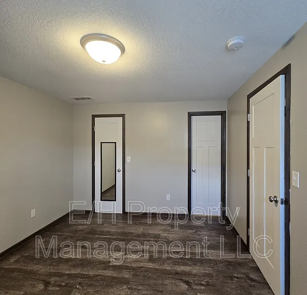 5903 N Millsboro St — Photo 31