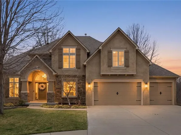 14255 NW 68th St, Parkville, MO 64152