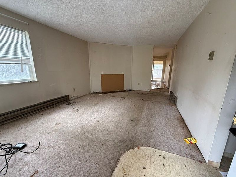 3rd image of 1621 Harding Road