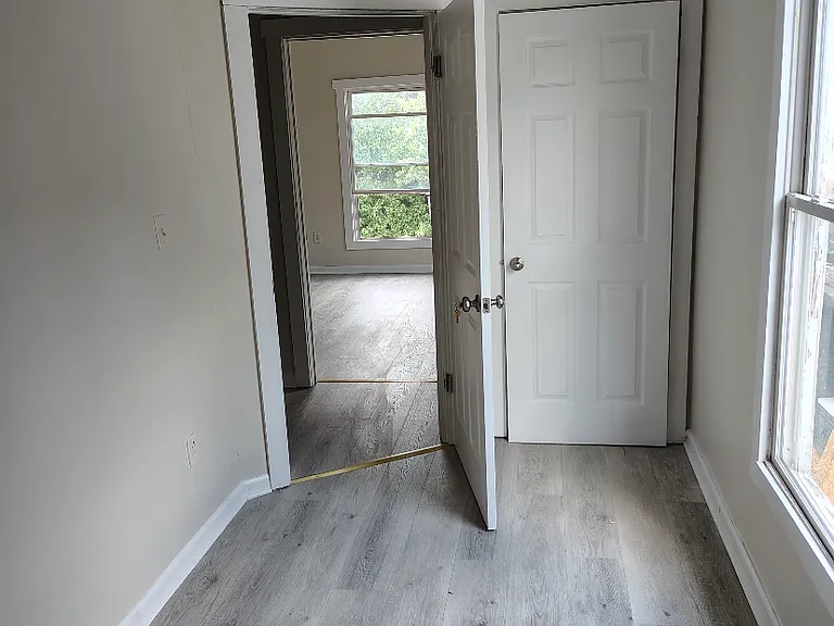 30 N Bradley Ave — Photo 8