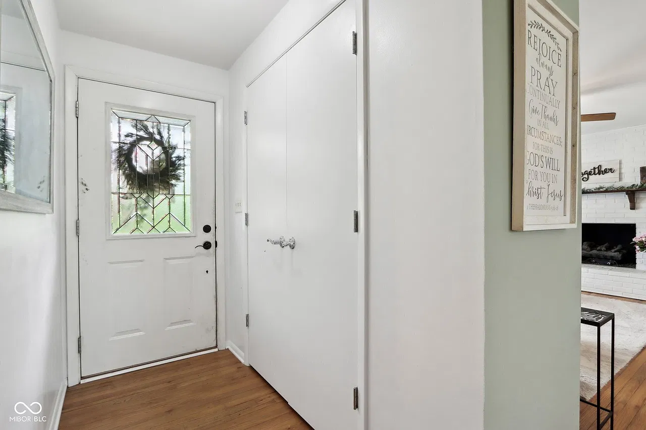 3 bed, 1350 sqft, $1,975 — Photo 4