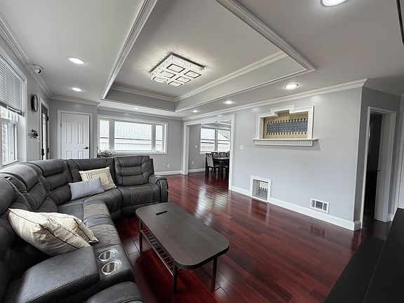 4th image of 3217 Nottage Ln