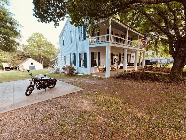 3222 College St — Photo 2