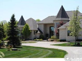 61391 Indian Trl, Ray, MI 48096