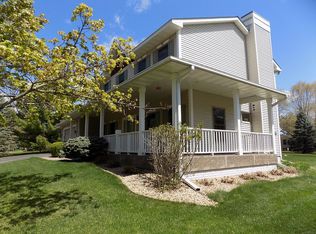 908 Spruce Dr, Hudson, WI 54016