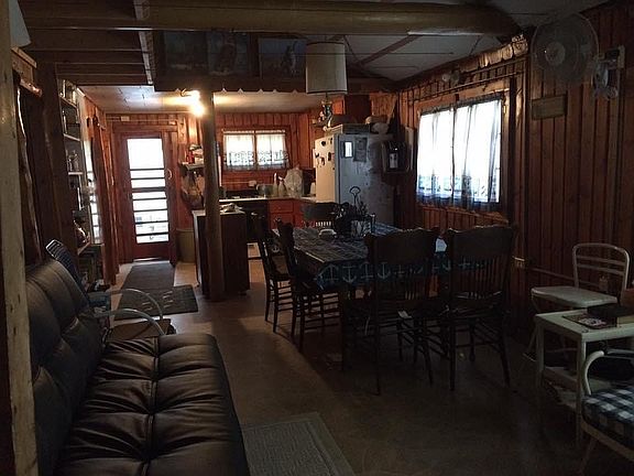 Kitchen & Dining area