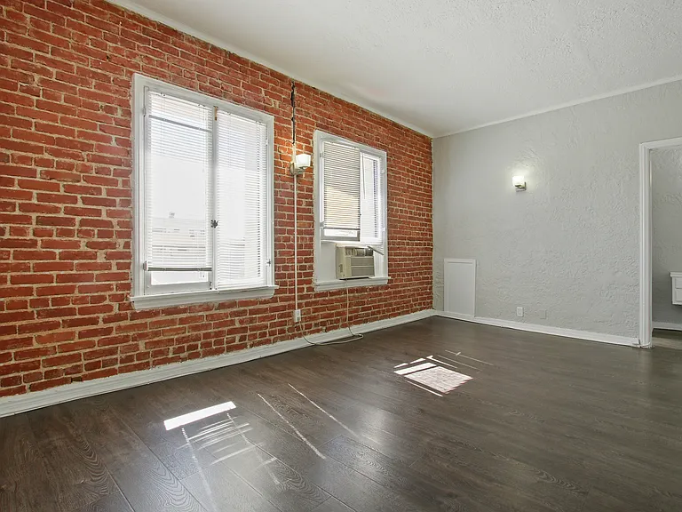 Ancelle Apartments - Studio