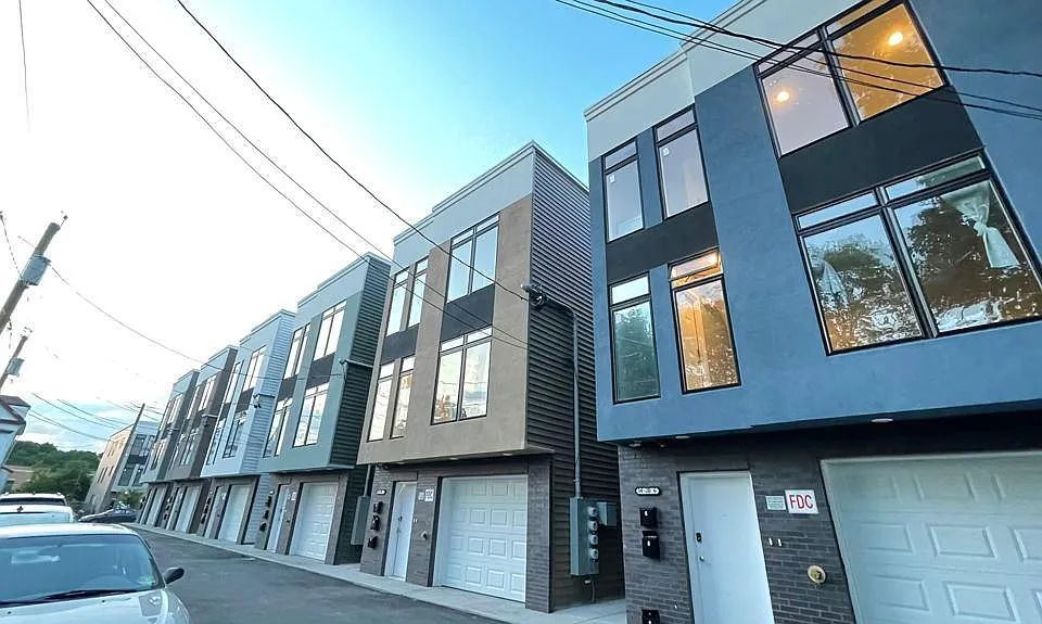 15 Arlington St #1