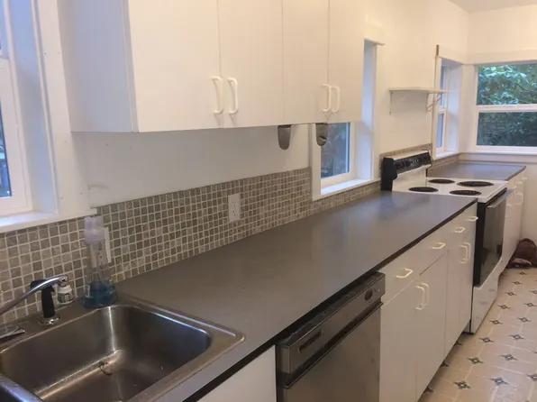 4208 SW Cullen Blvd, Portland, OR 97221