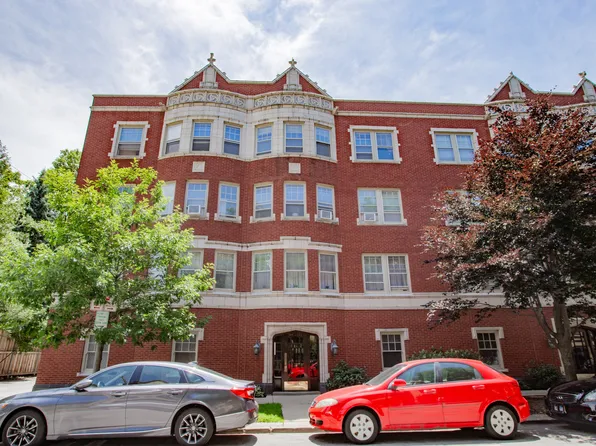 719 Erie St APT 3A, Oak Park, IL 60302