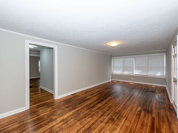 3rd image of 609 Watkins Rd