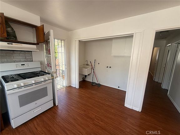 4th image of 732 W 12th St