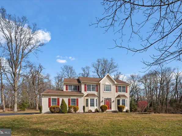 3 Briardale Ct, Columbus, NJ 08022