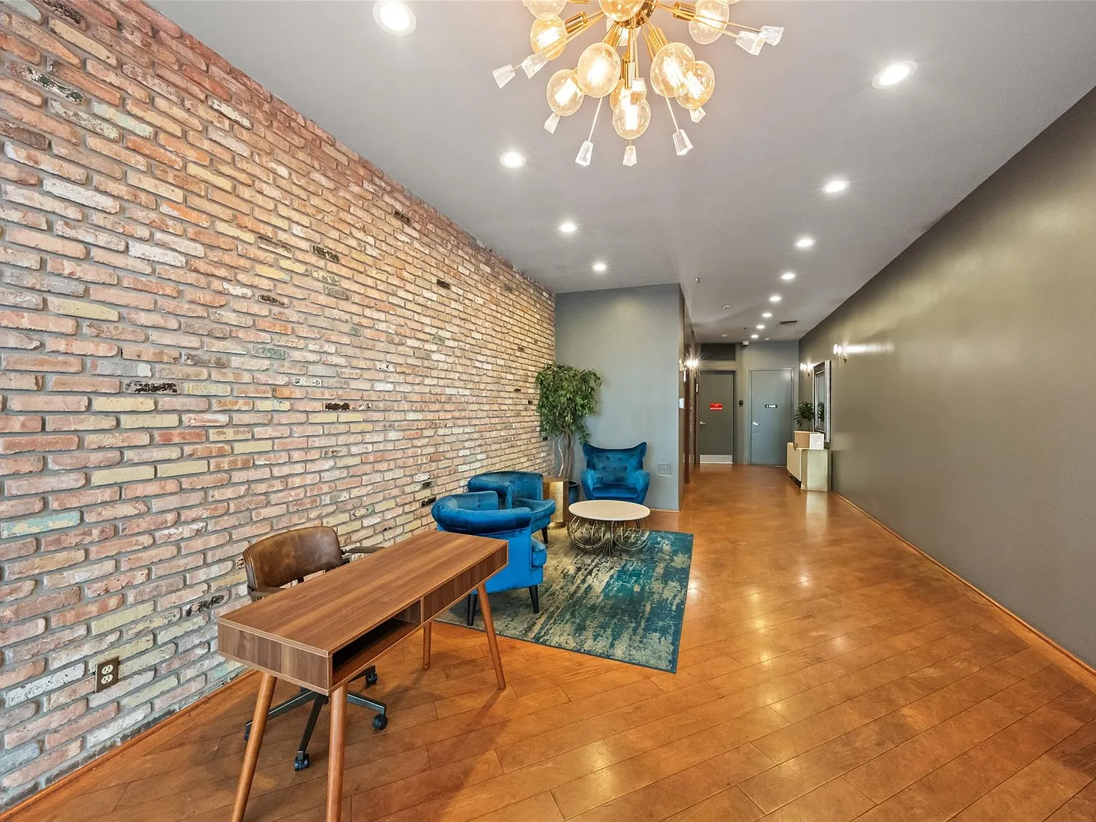1 bed, 1.5 bath, 1179 sqft, $2,200 — Photo 3