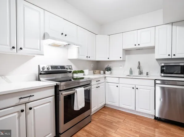 7911 Casa Grande Pl #122-A, Alexandria, VA 22309