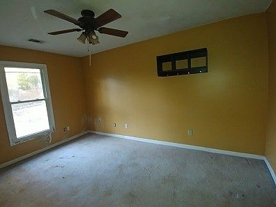 3rd image of 10 Dogwood Ln