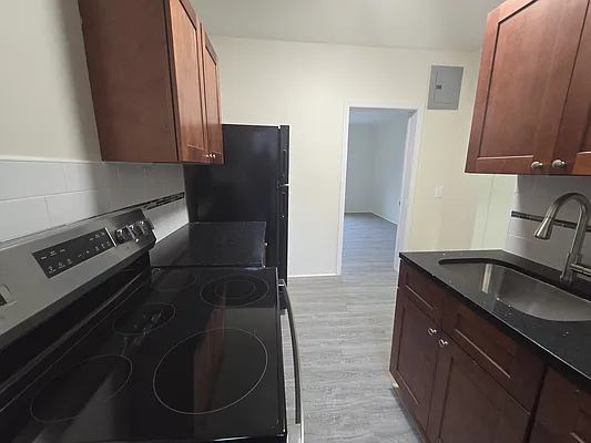 Rented by Voro Purple LLC | media 10