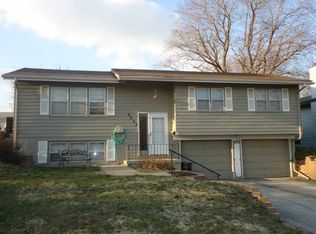 8822 M St, Omaha, NE 68127