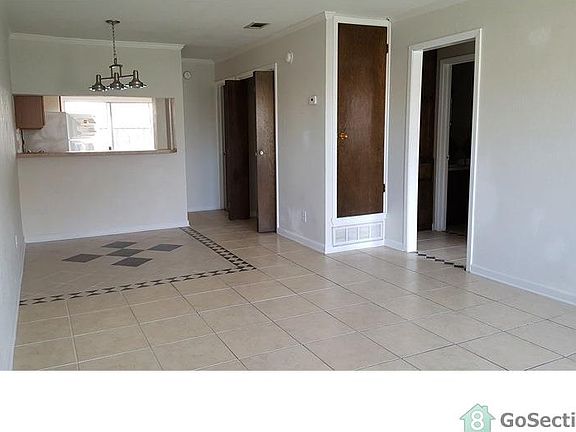 3rd image of 1213 Wales Dr APT A
