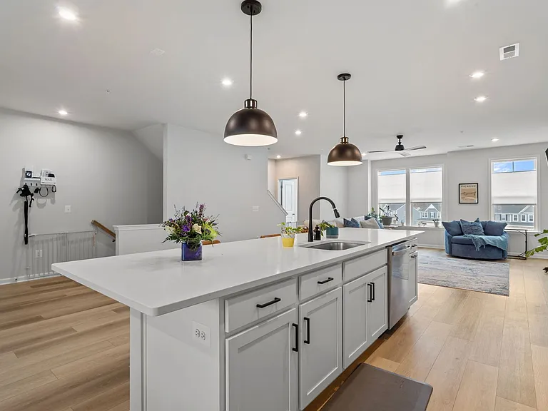 642 Brookwood Glen Ter #B — Photo 15