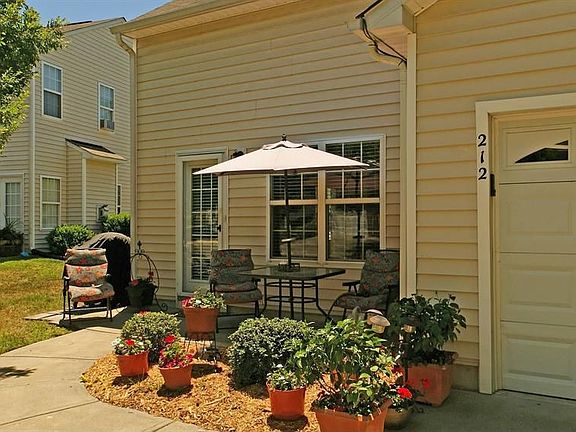 3rd image of 212 Basset Hall Dr