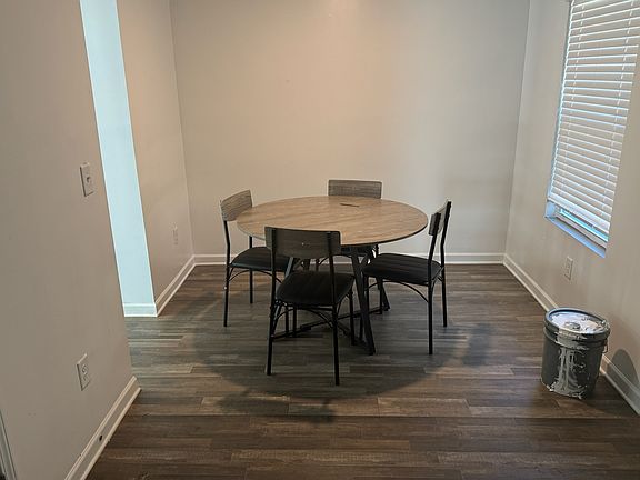 2nd image of 1802 Carrington Dr