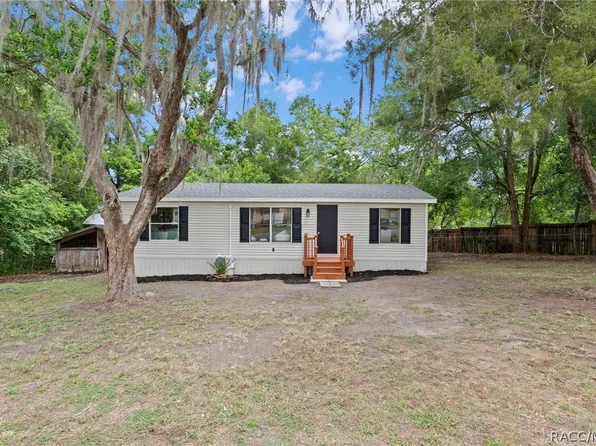 8017 E Skyline Ln, Floral City, FL 34436