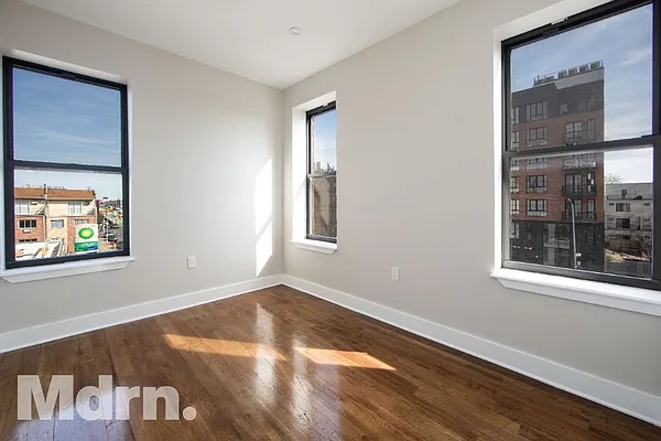 Rented by Mdrn Residential | media 70