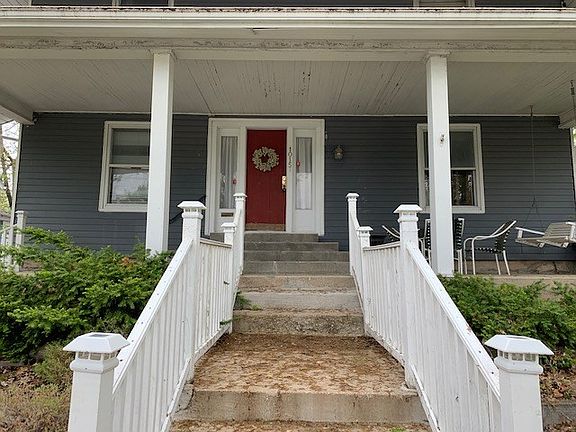 2nd image of 1015 E Harrison St