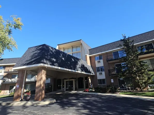 1198 Royal Glen Dr APT 312B, Glen Ellyn, IL 60137