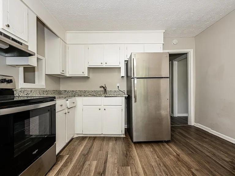 1424384_020_kitchen_12906294.jpg