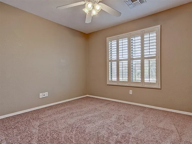 15866 W Tara Ln — Photo 12