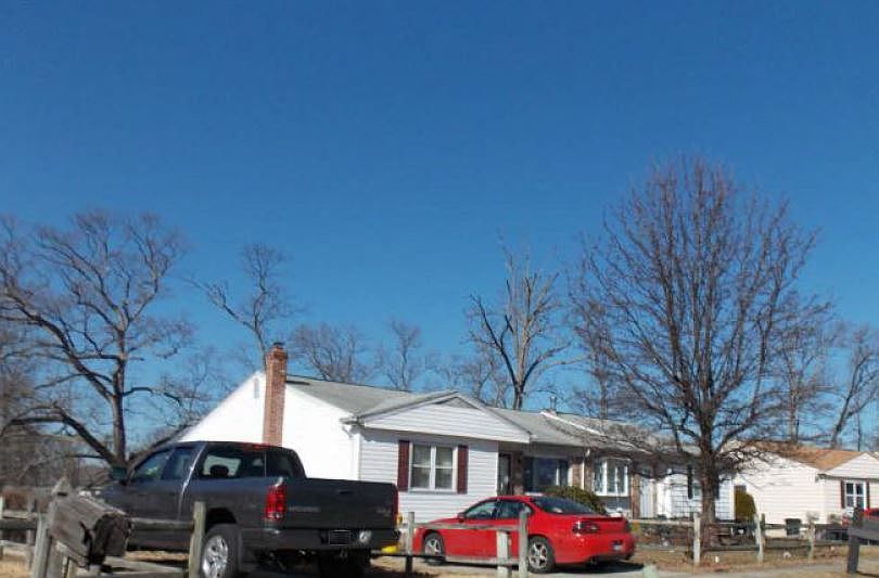 2nd image of 7750 Middlegate Ct