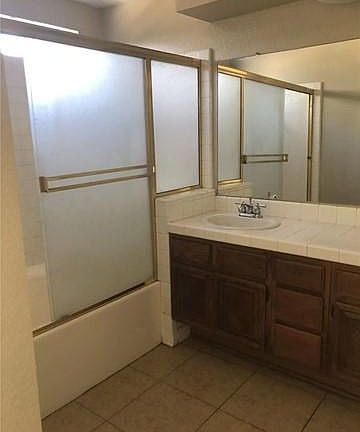 4th image of 15060 Laurel Ln