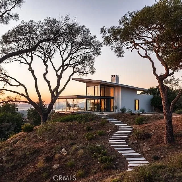 621 E Avenue 28 photo 1