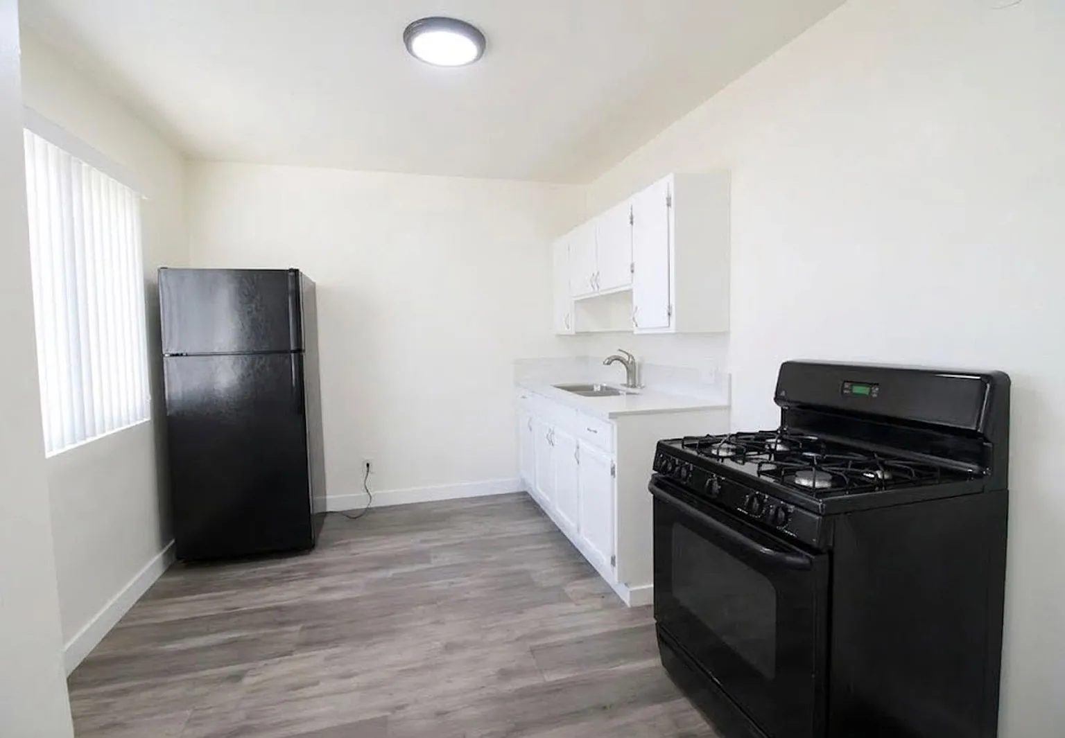 2 bed, 1.0 bath, $2,061 — Photo 1