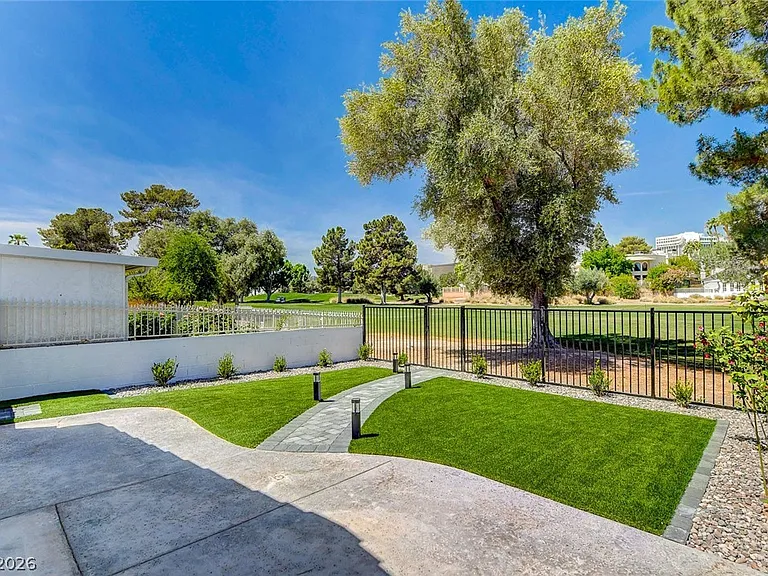 2999 Bel Air Dr — Photo 39