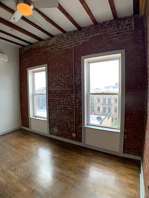 Rented by Cargon Realty | media 4