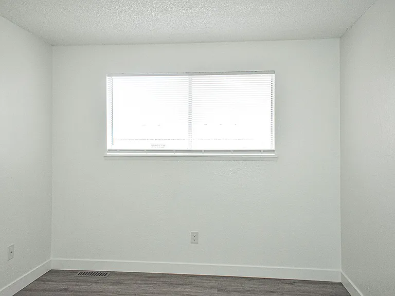 Tahoma Park Apartments — Photo 22