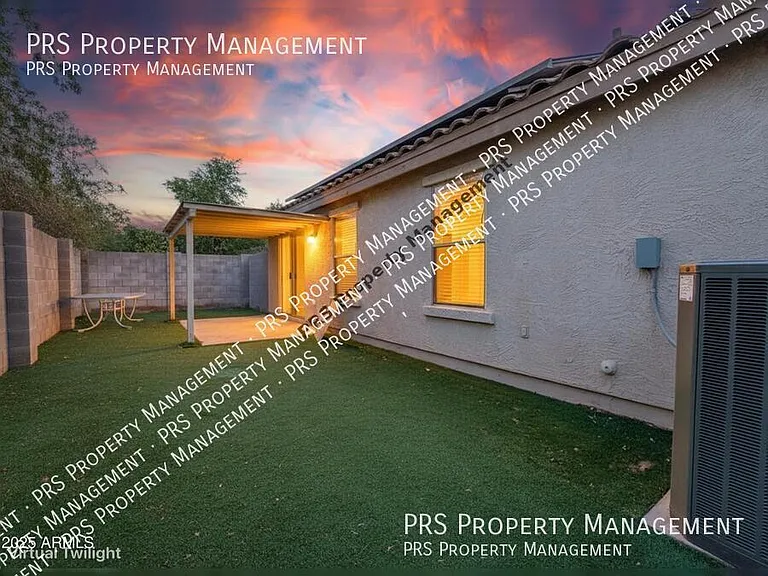 1042 S Clancy Cir — Photo 11