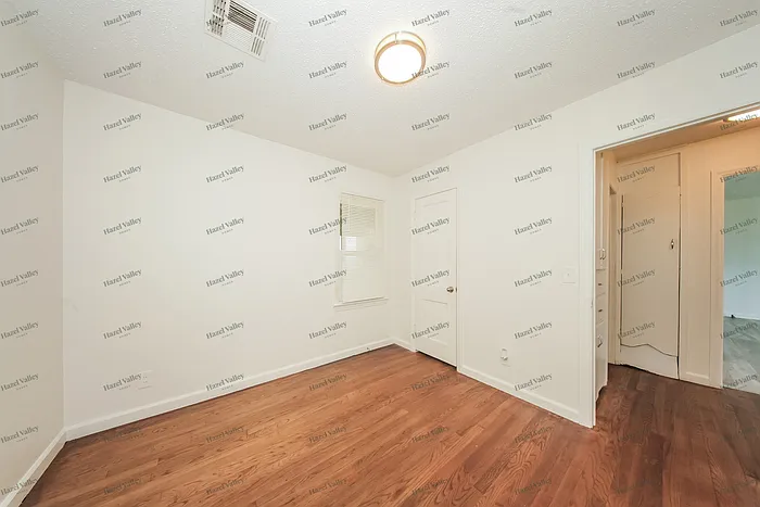 804 Proctor Pl — Photo 9