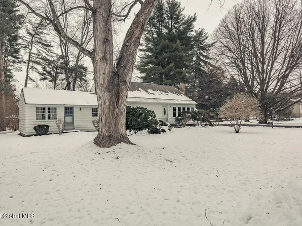 2 Pinewood Court, Burnt Hills, NY 12027