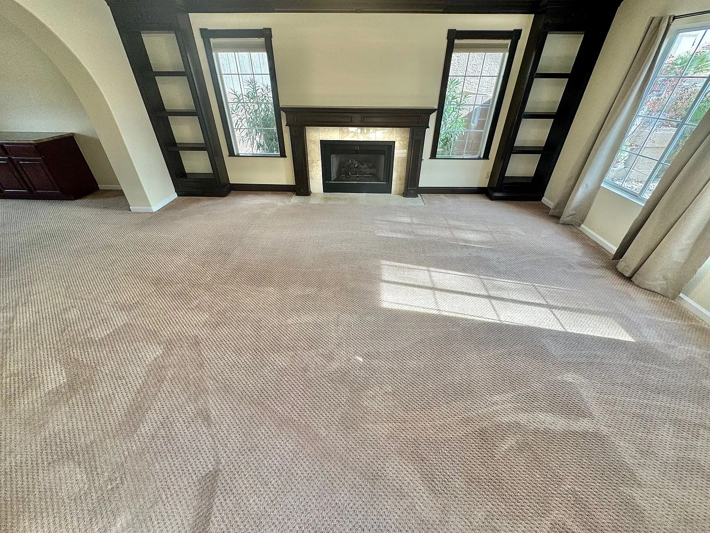 Gorgeous 2 Story Spacious 5 Bedroom House With Private Sparkling Pool — Photo 3