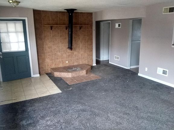 3rd image of 5802 Lincoln Ave